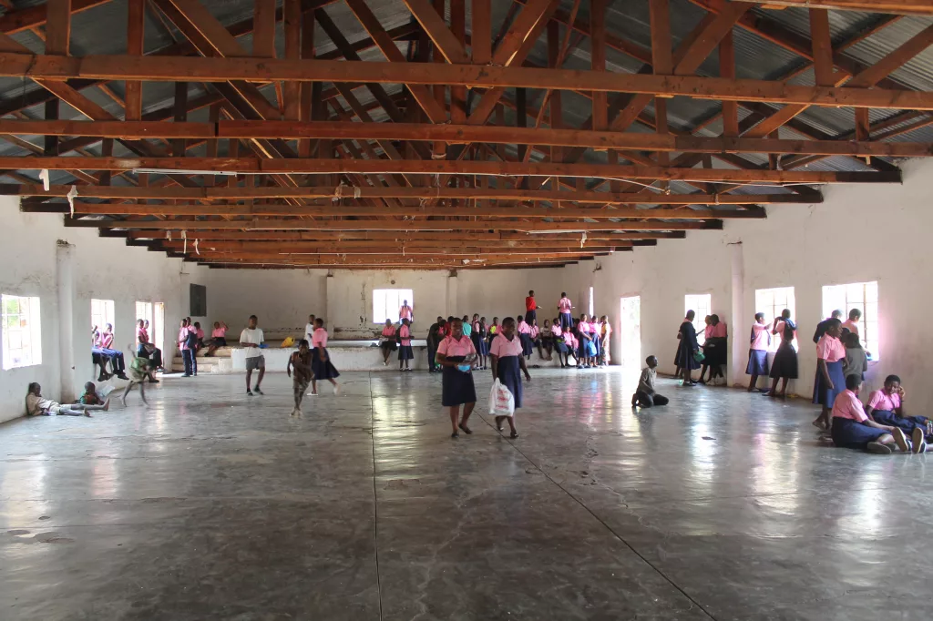 Schulraum ohne Tische